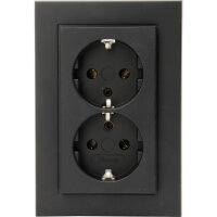 HK07 - Double earthed socket outlet with