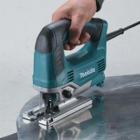 Makita 4351CTJ Přímočará pila s regulací a předkyvem,720W, systainer