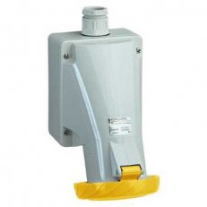 Schneider 83151 Zásuvka nást. 16A 2P+PE 100-130V IP67