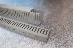 WAPRO W-S4025 rozvaděčový kanál,žebro 6 mm,výřez 4 mm,40 x 25 mm