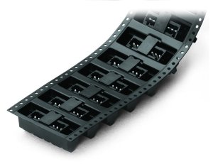 Konektor s pájecími piny THR, pájecí kontakt 0,8x0,8 mm, rovné, černá 7pól.