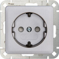 915020004 HK02 - Earthed socket outlet w