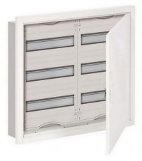 Zapuštěná rozvodnice ABB U32 -72M s dveřmi