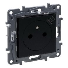 NILOÉ STEP ZÁSUVKA 2P+T/USB S CLONKAMI ČERNÁ LEGRAND 863538