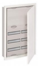 Zapuštěná rozvodnice ABB U52K -72M s dveřmi