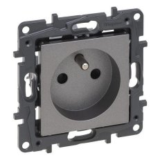 NILOÉ STEP ZÁSUVKA 2P+T S CLONKAMI OCEL LEGRAND 863433