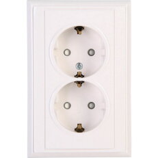 927601084 Double earthed socket outlet w