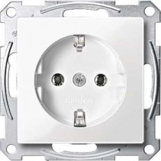 Merten Zásuvka 250V/16A SCHUKO šroubová clonky System M Polar MTN2401-0319