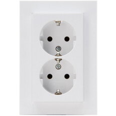 HK07 - Double earthed socket outlet with