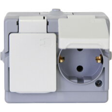 130248006 Double earthed socket outlet w