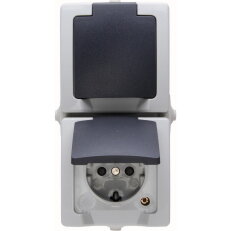 136956008 Double earthed socket outlet w