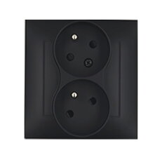 Zásuvka dvojnásobná s uzemněním, pootočená 16A, 250V~, s clonkami, černá matná
