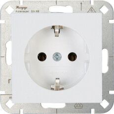 949313005 HK07 - earthed socket outlet,