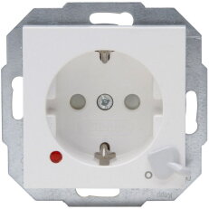 136029003 HK07 - Earthed socket outlet,