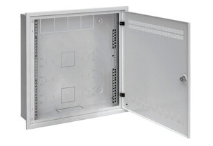 Rozvaděč SOHO LC-18 do zdi, lišty 2U,4U,11U 550x550 RAL7035, rámeček k zazdění