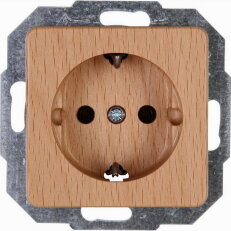 914831004 HK02 - earthed socket outlet,