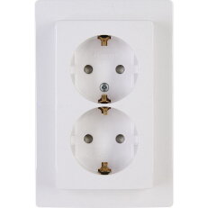 920902086 Double earthed socket outlet,