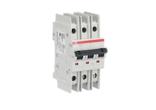 ABB SU203M-Z20 jistič char. Z 10kA 20A 3P  dle UL489 a CSA 22.2 No. 5