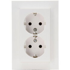 HK07 - Double earthed socket outlet with