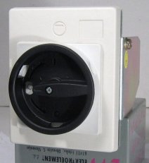 Zapuštěný kryt s černo/šedou rukojetí FMEE55, IP55 ETI 004648036