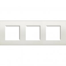 BTICINO LIVINGLIGHT RÁMEČEK HRANATÝ 2+2+2MODULOVÝ BÍLÁ LNA4802M3BI