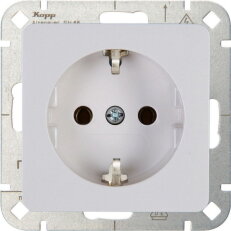 914813003 HK02 - Earthed socket outlet -