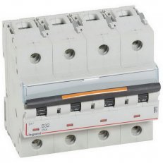 DX3 JISTIČ, 4 PÓLOVÝ, CHAR. B,32A 25KA LEGRAND 409745