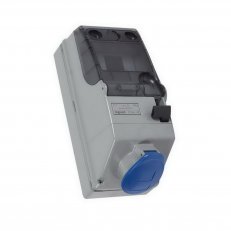 ZÁS.BOX 220V, 3K, 32A, VYPÍNAČ LEGRAND 056649