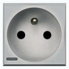 Legrand HC4142 BTAX ZÁSUVKA 2P+T, 2M HLIN