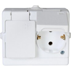 130202002 Double earthed socket outlet w