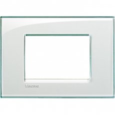 BTICINO LIVINGLIGHT RÁMEČEK HRANATÝ 3MODULOVÝ MATNÁ BÍLÁ LNA4803KA