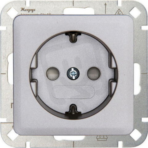 915020004 HK02 - Earthed socket outlet w