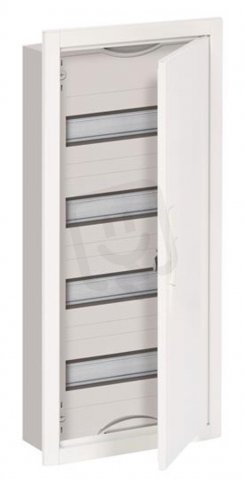 Zapuštěná rozvodnice ABB U41 -48M s dveřmi