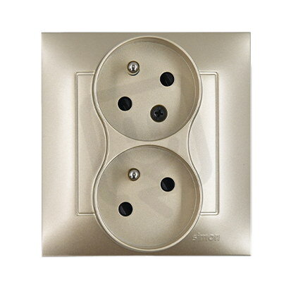 Zásuvka dvojnásobná s uzemněním, pootočená 16A, 250V, s clonkami, zlatá matná