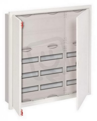Zapuštěná rozvodnice ABB U53K -108M s dveřmi