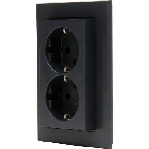 HK07 - Double earthed socket outlet with