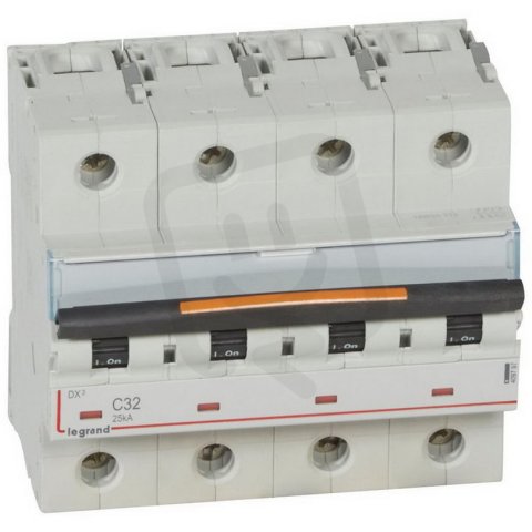 DX3 JISTIČ, 4 PÓLOVÝ, CHAR. C,32A 25KA LEGRAND 409797