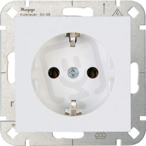 949313005 HK07 - earthed socket outlet,