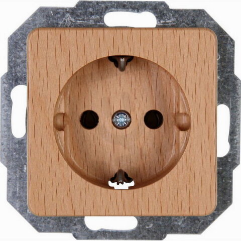 914831004 HK02 - earthed socket outlet,