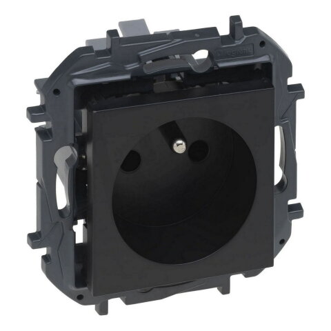 NILOE S.ZÁSUVKA 2P+T ČERNÁ LEGRAND 863531B