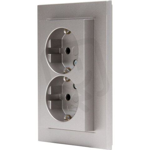 HK07 - Double earthed socket outlet with