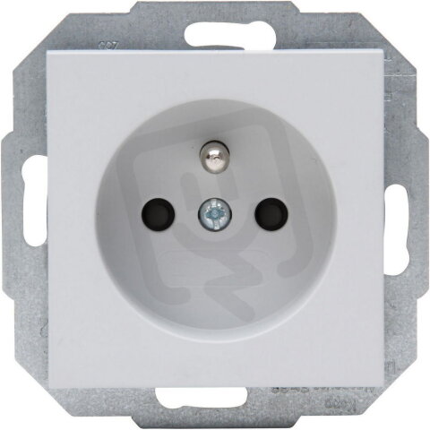 940434002 HK07 - Earthed socket outlet w
