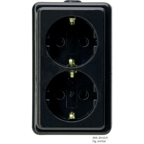 120105005 Multiple socket outlet without
