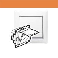 VA BÍLÁ ZÁSUVKA 2P+T IP44 LEGRAND 774221RD