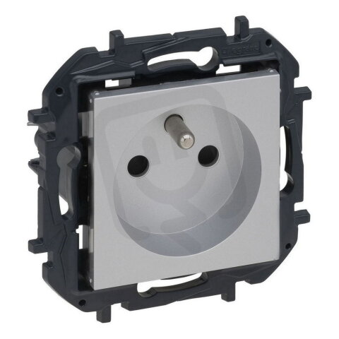 NILOE S.ZÁSUVKA 2P+T ŠR.HLINÍK LEGRAND 863330B