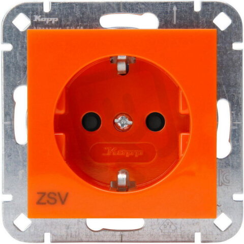 940022002 HK07 - Earthed socket outlet w