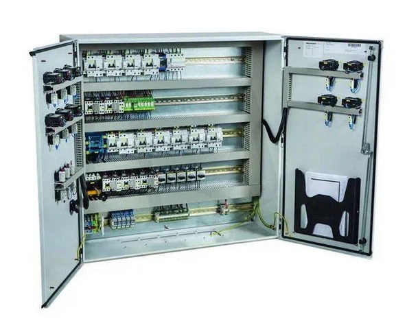 Rozvaděč SBS-12-SNR pro sprinklerové systémy 12x16 A pro 6 trubek 712998-000