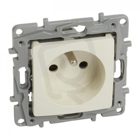 NILOÉ ZÁSUVKA 2P+T 16A S CLONKAMI BÉŽOVÁ LEGRAND 764627