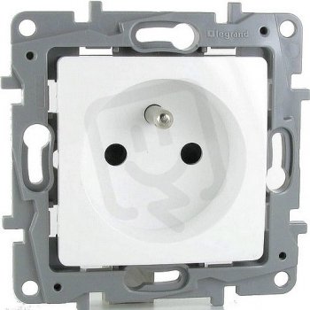 NIL ZÁSUVKA 2P+T 16A BÍLÁ LEGRAND 664540